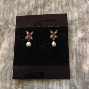 Pale grey "pearl" and rhinestone floral earrings